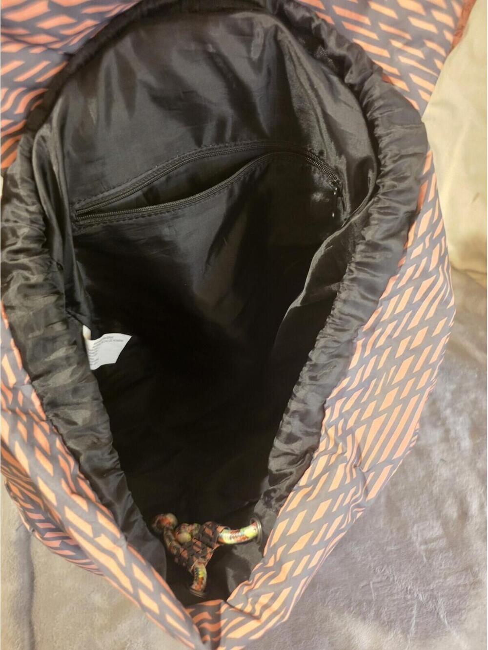 Lightweight Pink and Black Patterned Drawstring Backpack - Picture 3 of 3